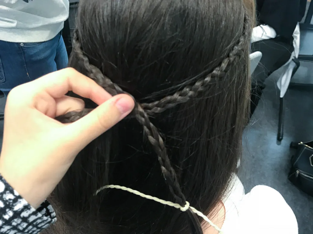 Nahaufnahme geflochtener Haare.